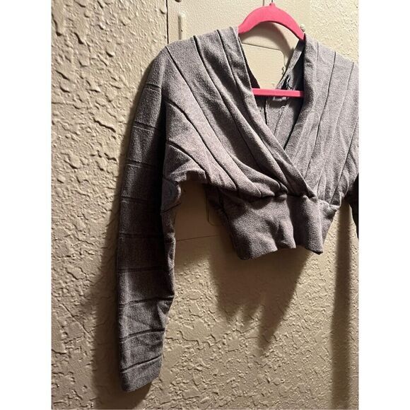 Fashion Nova Grey Long Sleeve Crop Top Woman’s Size XS - Picture 2 of 9